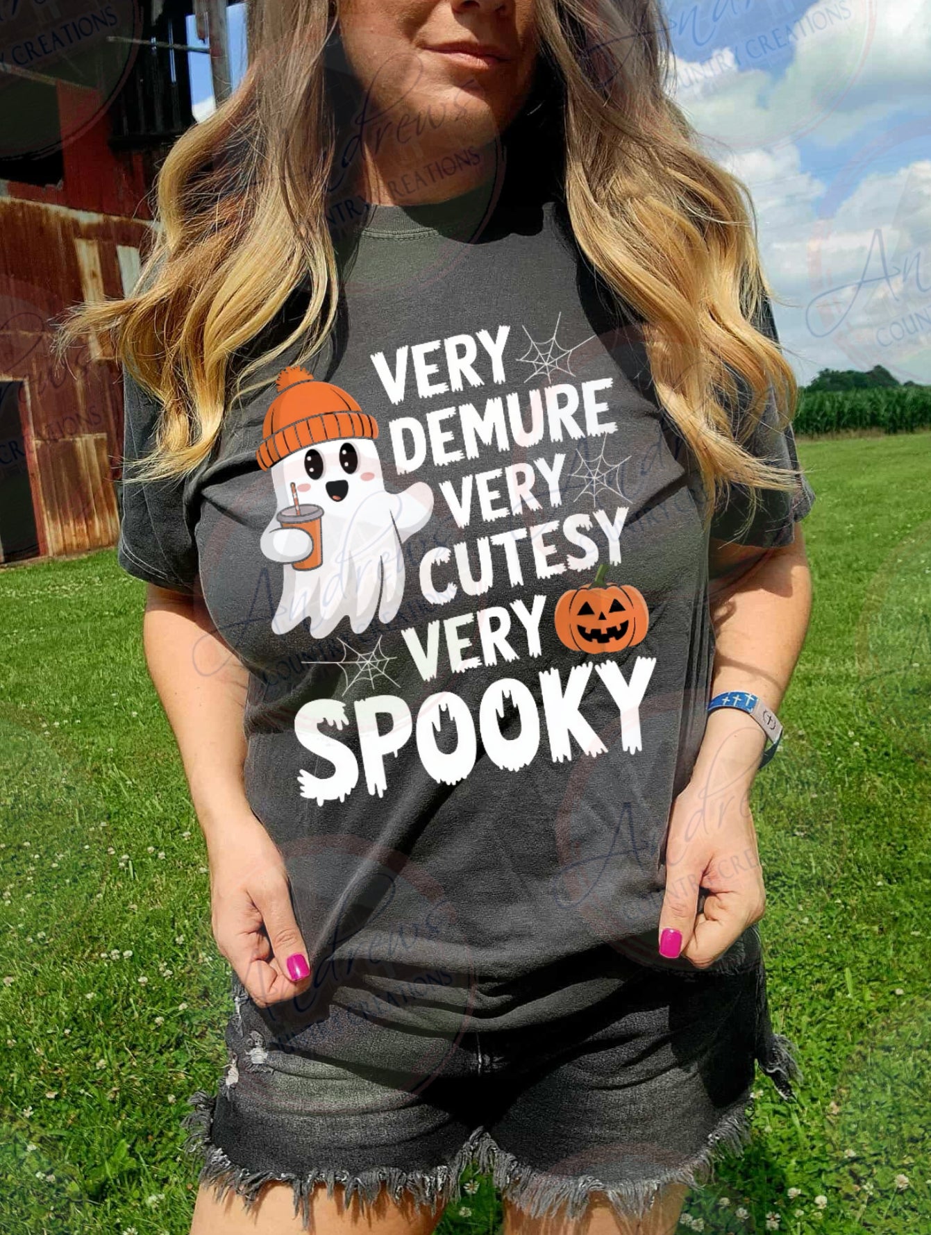 Very demure, very cutesy, very spooky- comfort colors